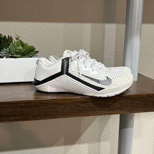Nike Metcons White/Black Size 7 1/2